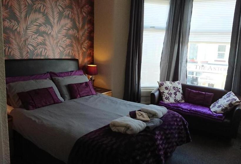 スタンダードトリプルルーム, Ash Lea