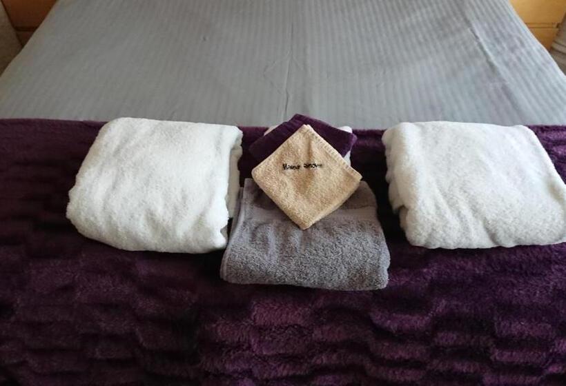 スタンダードトリプルルーム, Ash Lea