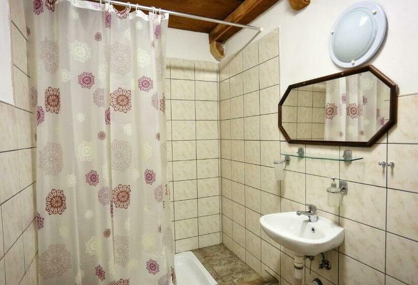 수피리어 트리플 룸, Penzion šatovské Lípy