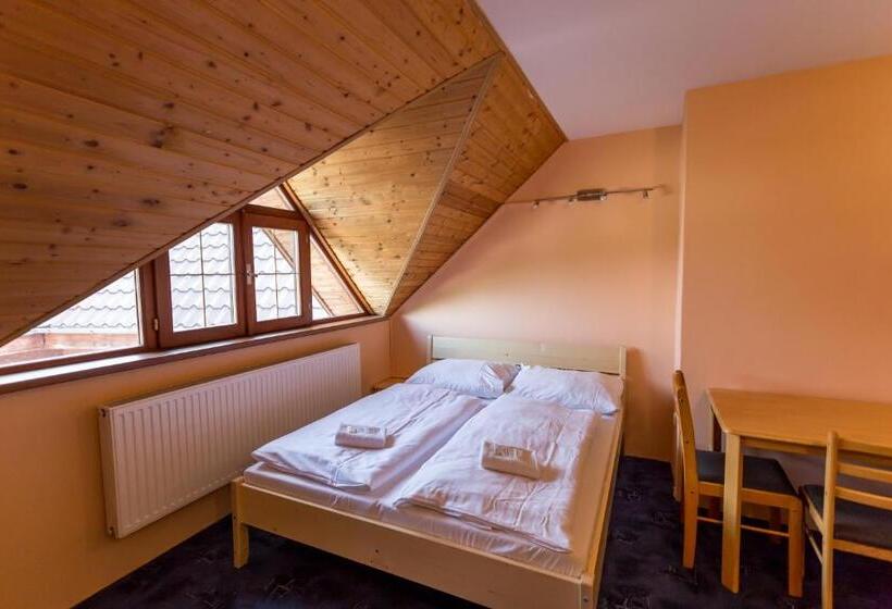 패밀리 스튜디오, Penzion šatovské Lípy