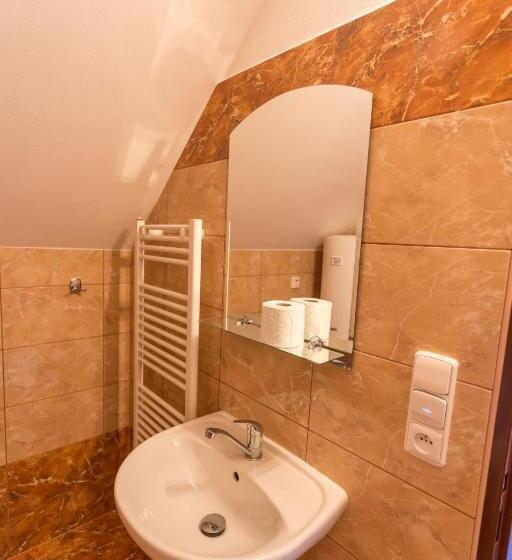 패밀리 스튜디오, Penzion šatovské Lípy