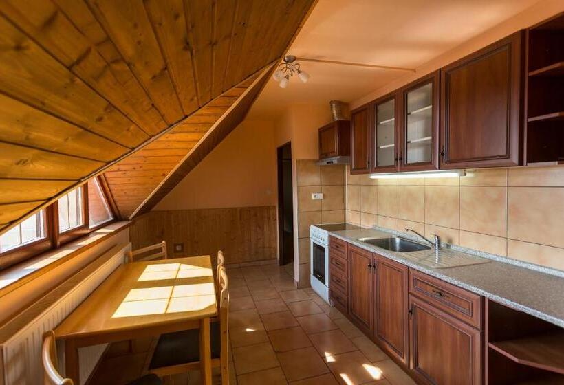 패밀리 스튜디오, Penzion šatovské Lípy