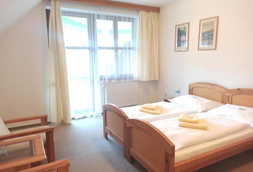 家庭套房, Penzion Stella