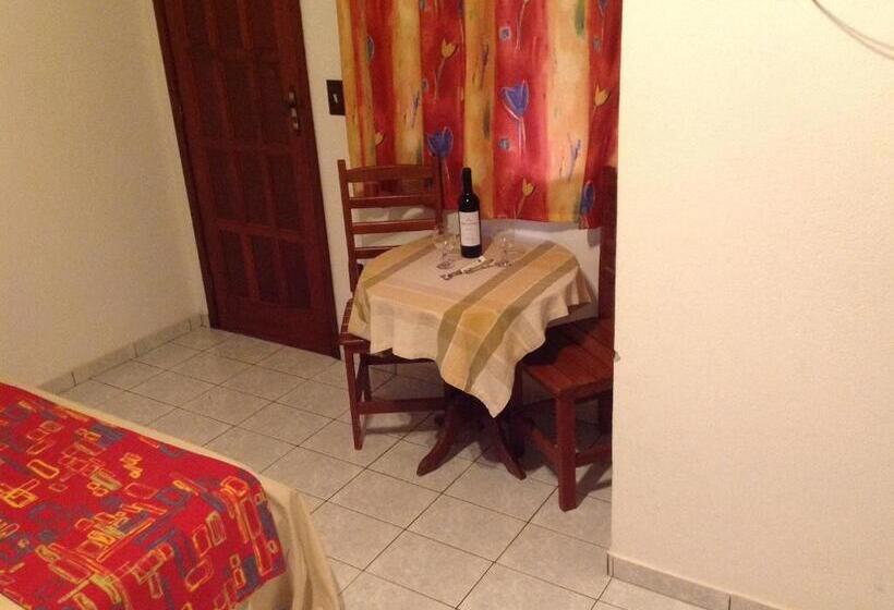 スタンダードトリプルルーム, Pousada Telhado Azul