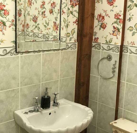 标准单人间, Redwood Lodge