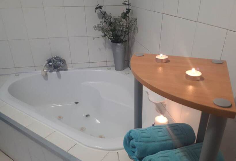 חדר סטנדרט, The Ultimate Lodge