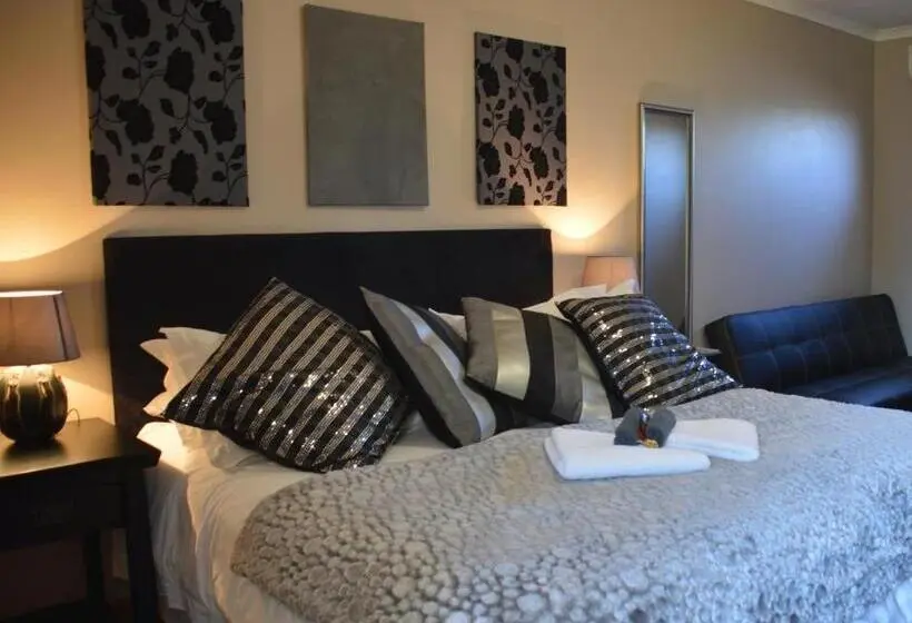 Standard Kolmen Hengen Huone, Two Bells Guest House