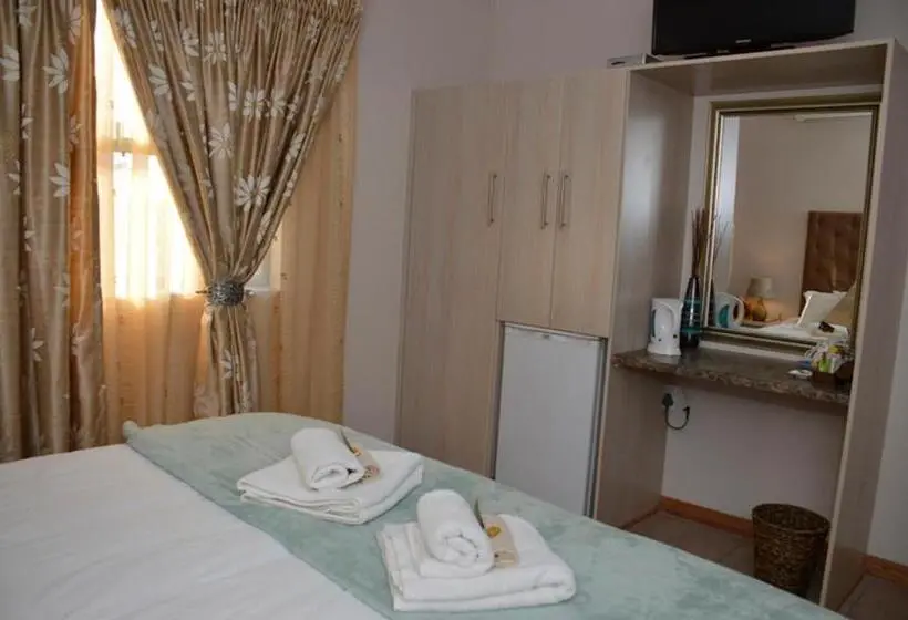 Standard Kolmen Hengen Huone, Two Bells Guest House