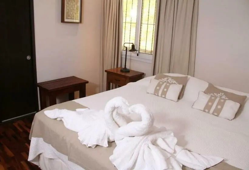 エクゼクティブスイート, Río Arriba Suites & Apartments & Restó
