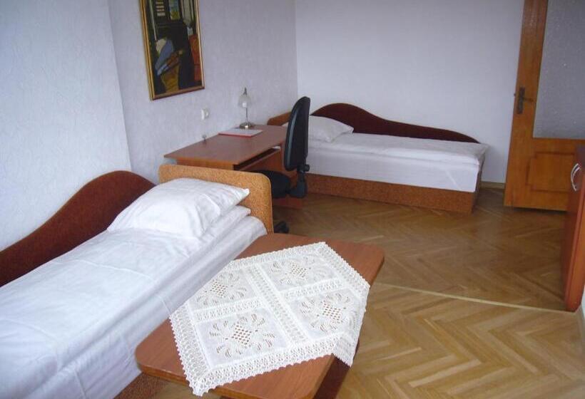 آپارتمان 1 خوابه, Family