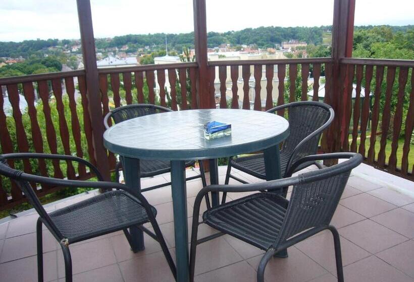 آپارتمان 1 خوابه, Family