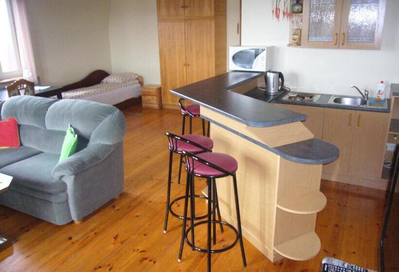 آپارتمان 2 خوابه, Family