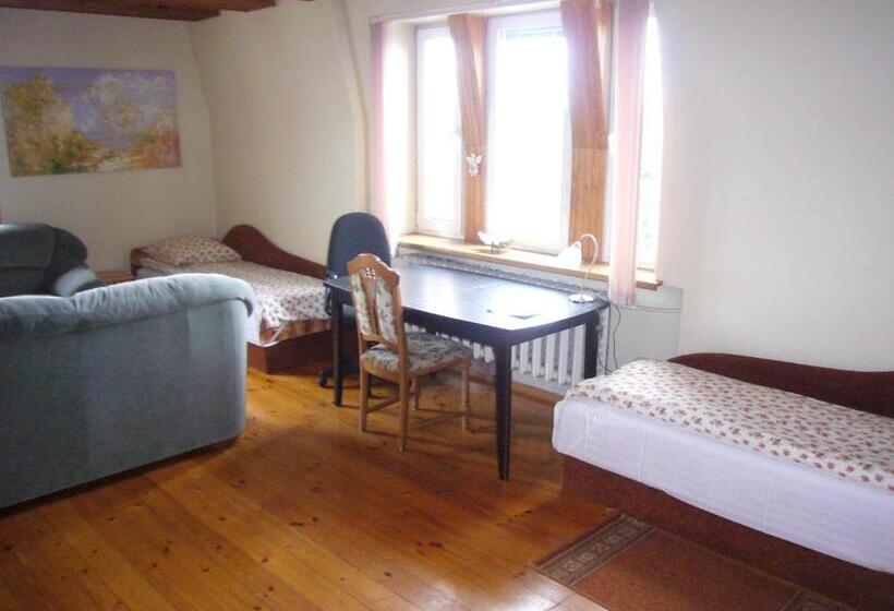 آپارتمان 2 خوابه, Family