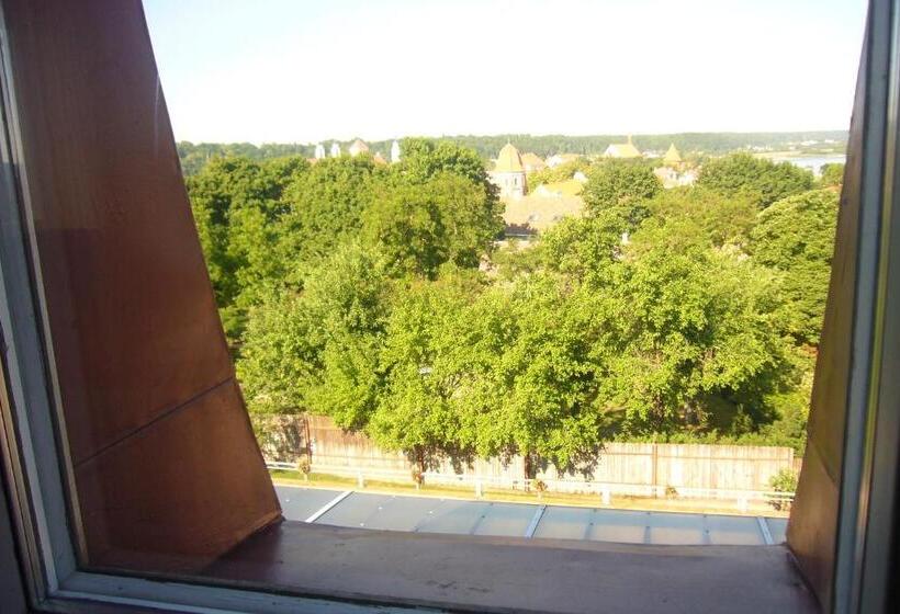 آپارتمان 2 خوابه, Family