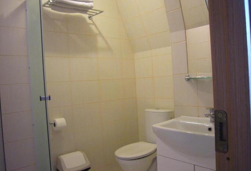 استودیوی استاندارد, Family