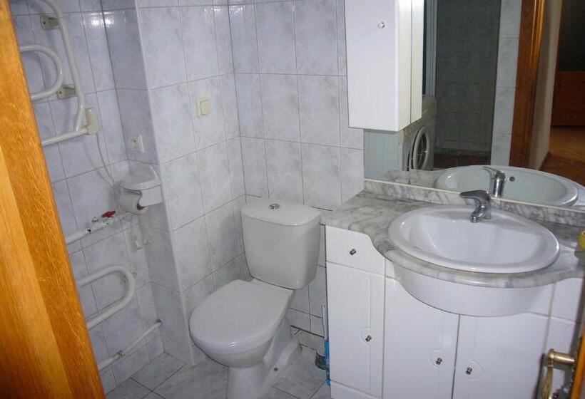 آپارتمان 1 خوابه, Family