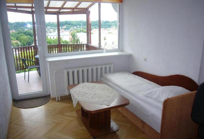 آپارتمان 1 خوابه, Family