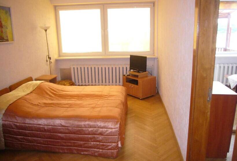 آپارتمان 1 خوابه, Family