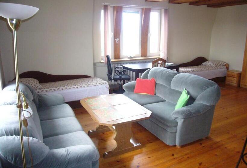 آپارتمان 2 خوابه, Family