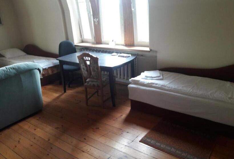 آپارتمان 2 خوابه, Family