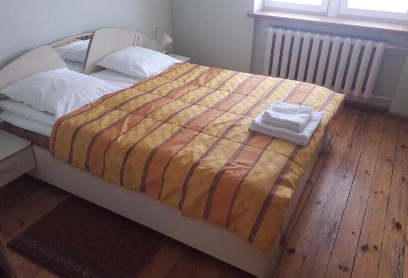 آپارتمان 2 خوابه, Family