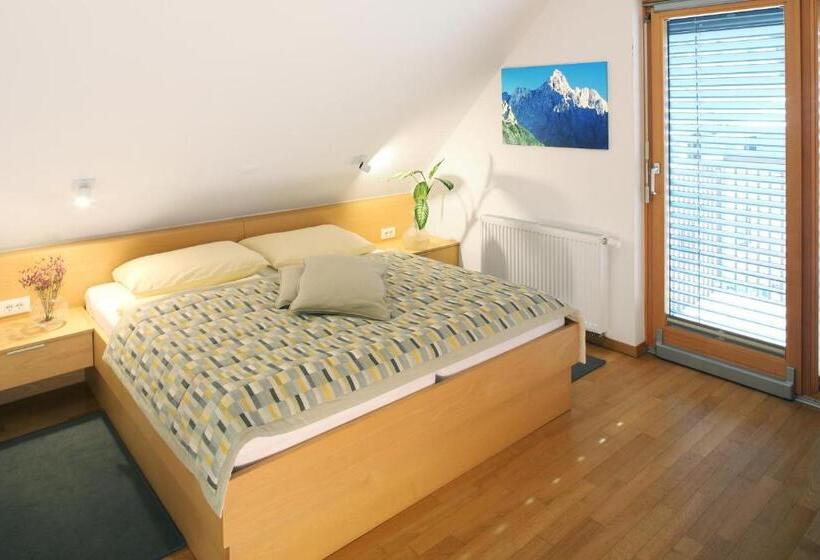 اتاق استاندارد با بالکن, Apartments And Rooms Bernik
