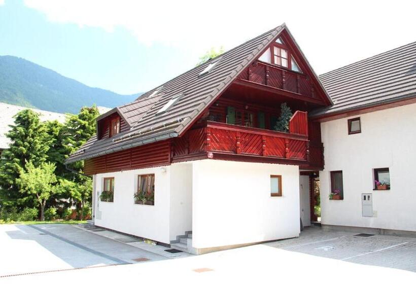 استودیوی استاندارد, Apartments And Rooms Bernik
