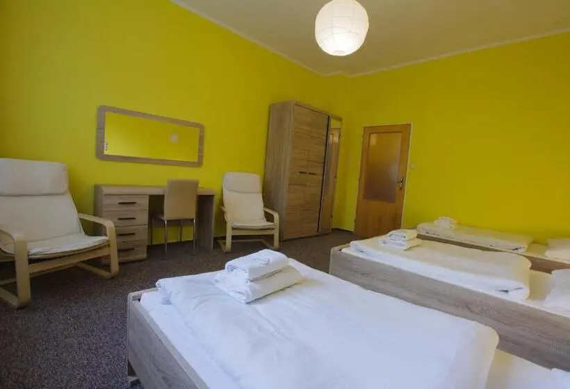 Standard Kolmen Hengen Huone, Penzion Starr