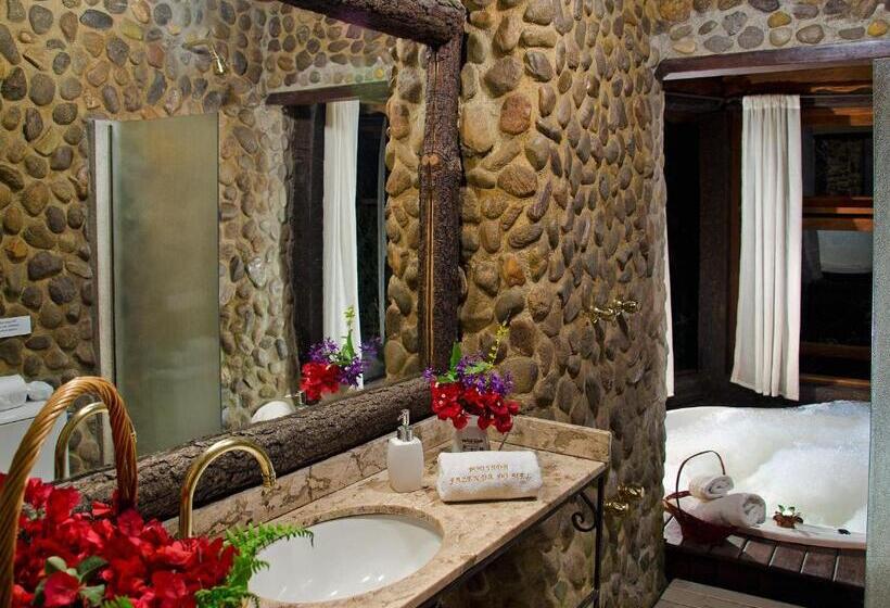 샬레, Pousada Fazenda Do Mel