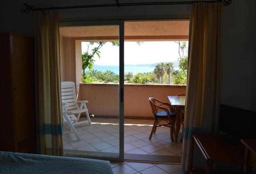 استودیوی استاندارد, Residence Fenicia