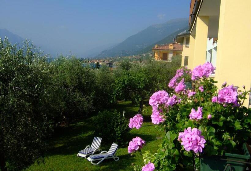 Standard studio with lake view, Residence San Vito