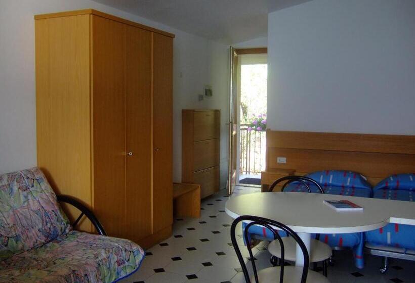 Standard studio with lake view, Residence San Vito