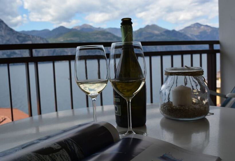 Standard studio with lake view, Residence San Vito