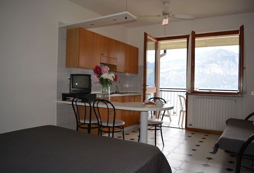 Standard studio with lake view, Residence San Vito