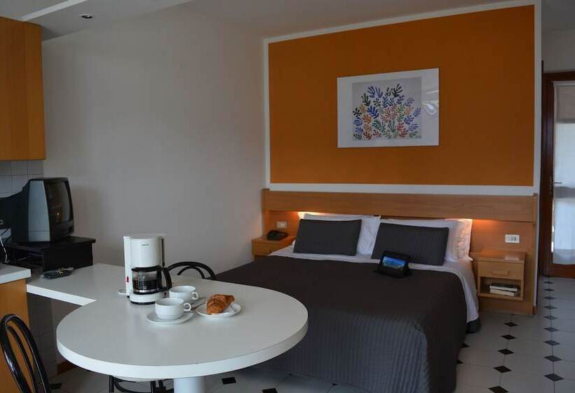 Standard studio with lake view, Residence San Vito