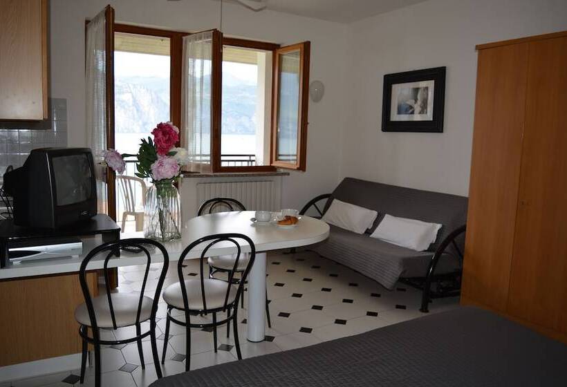 Standard studio with lake view, Residence San Vito