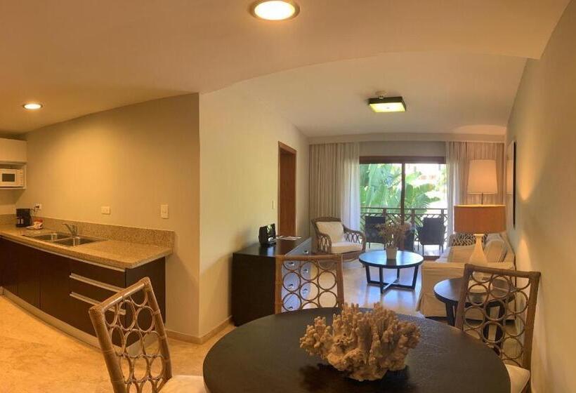 سوییت با چشمانداز کوه, The Bannister Hotel & Yacht Club By Mint