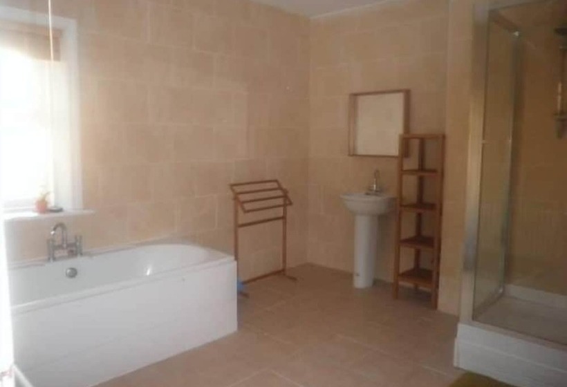 浴室共有スタンダード4人用ルーム, Manhattans