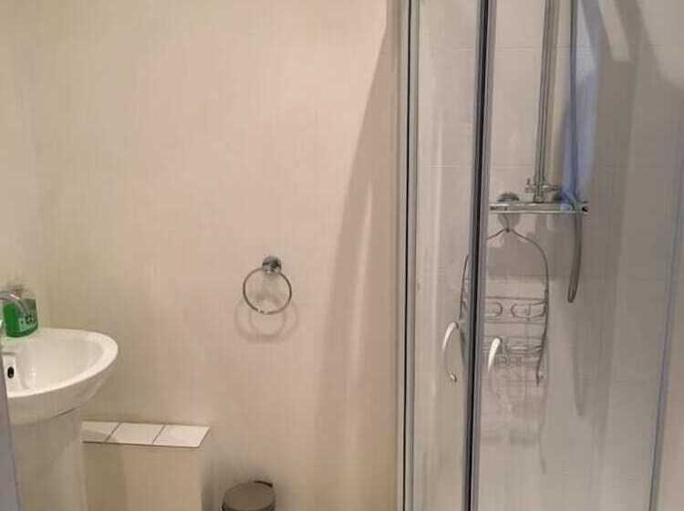 スタンダード4人部屋, Manhattans