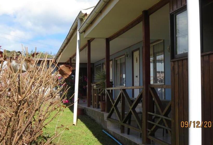 اتاق استاندارد با بالکن, Petero Atamu