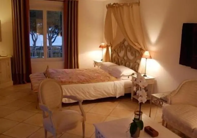 オーシャンビュージュニアスイート, Hôtel Villa Les Rosiers