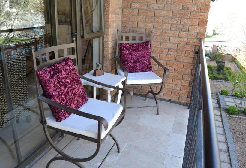 إستديو قياسى مزود بشرفة, Cape Goodness