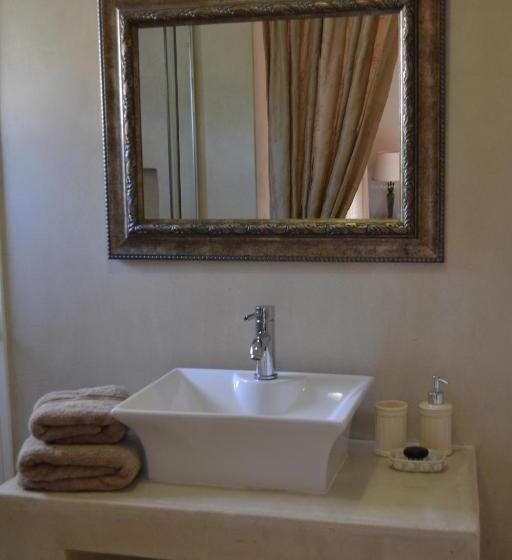 إستديو قياسى مزود بشرفة, Cape Goodness