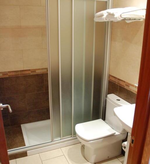 اتاق استاندارد, Hostal Barris