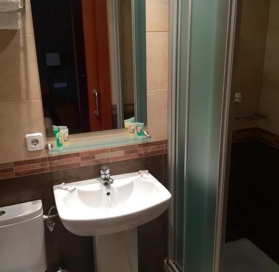 اتاق استاندارد, Hostal Barris