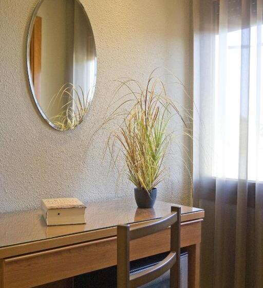 اتاق استاندارد, Hostal Barris