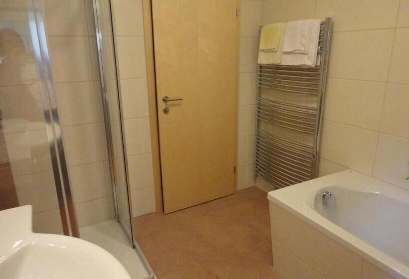 Family flat with balcony, Landgasthof Hubertusstubn