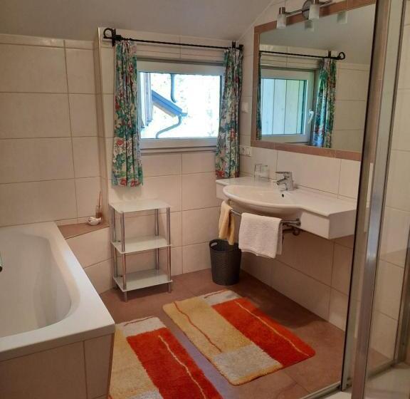 Family flat with balcony, Landgasthof Hubertusstubn