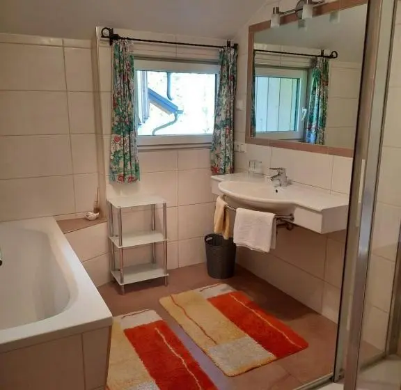Family flat with balcony, Landgasthof Hubertusstubn