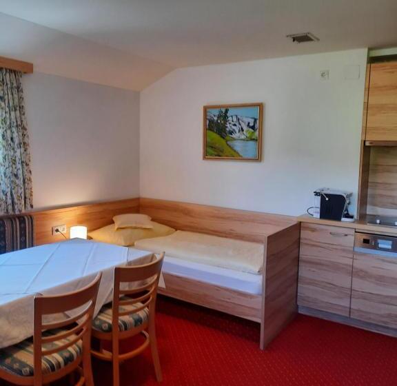 Family flat with balcony, Landgasthof Hubertusstubn